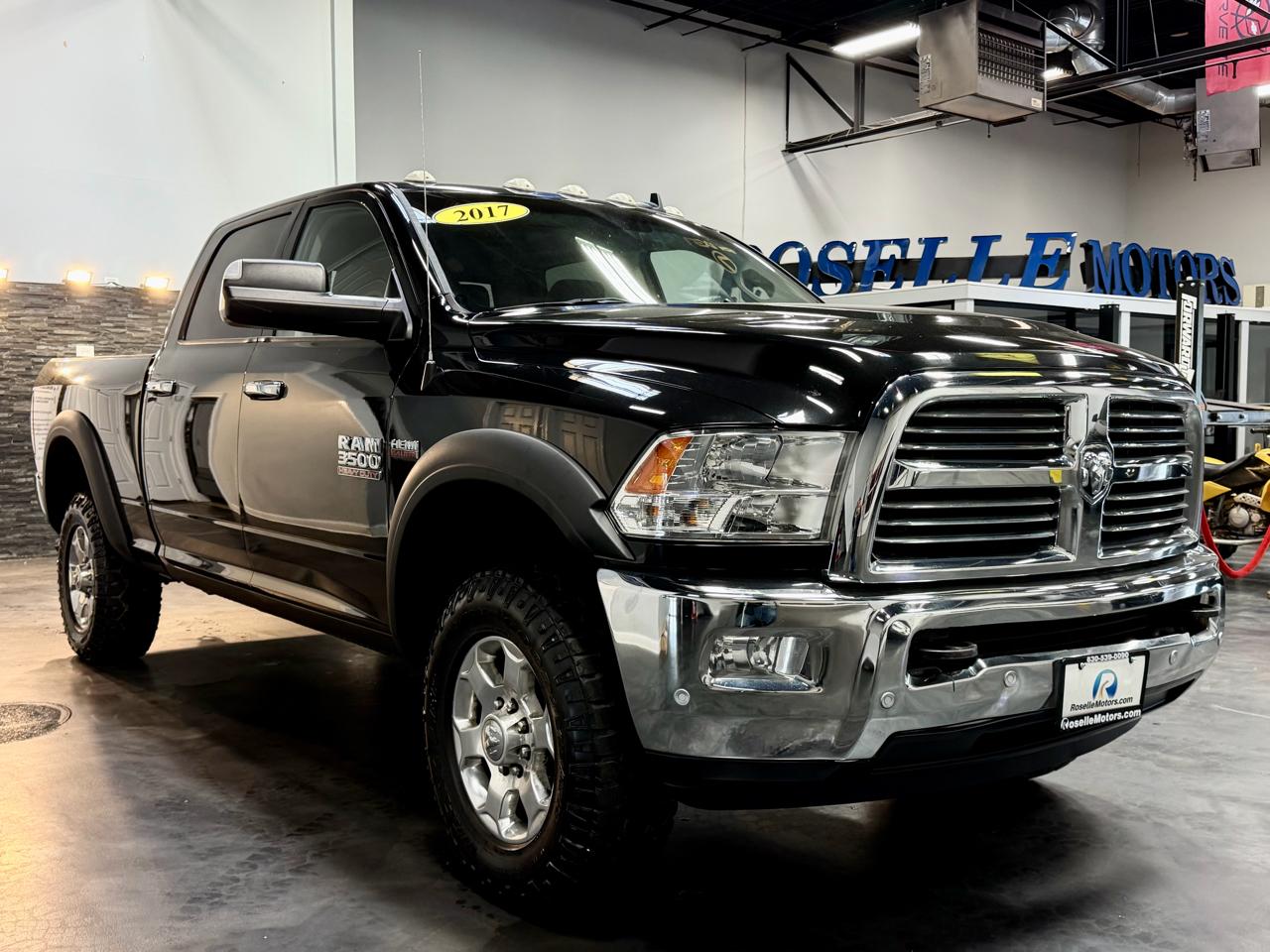 RAM 3500 Big Horn 4x4 Crew Cab 6'4" Box 2017