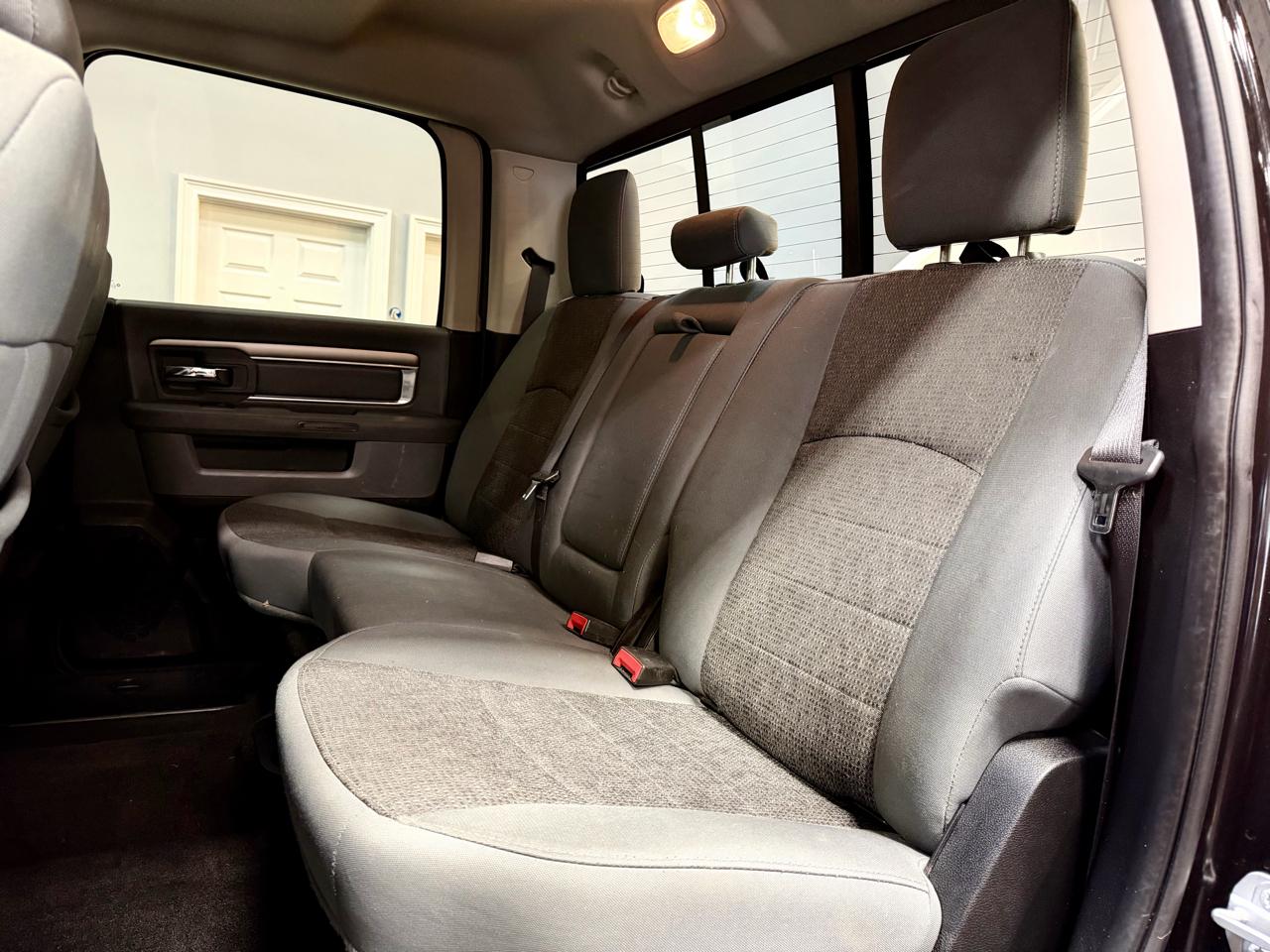 RAM 3500 Big Horn 4x4 Crew Cab 6'4" Box 2017