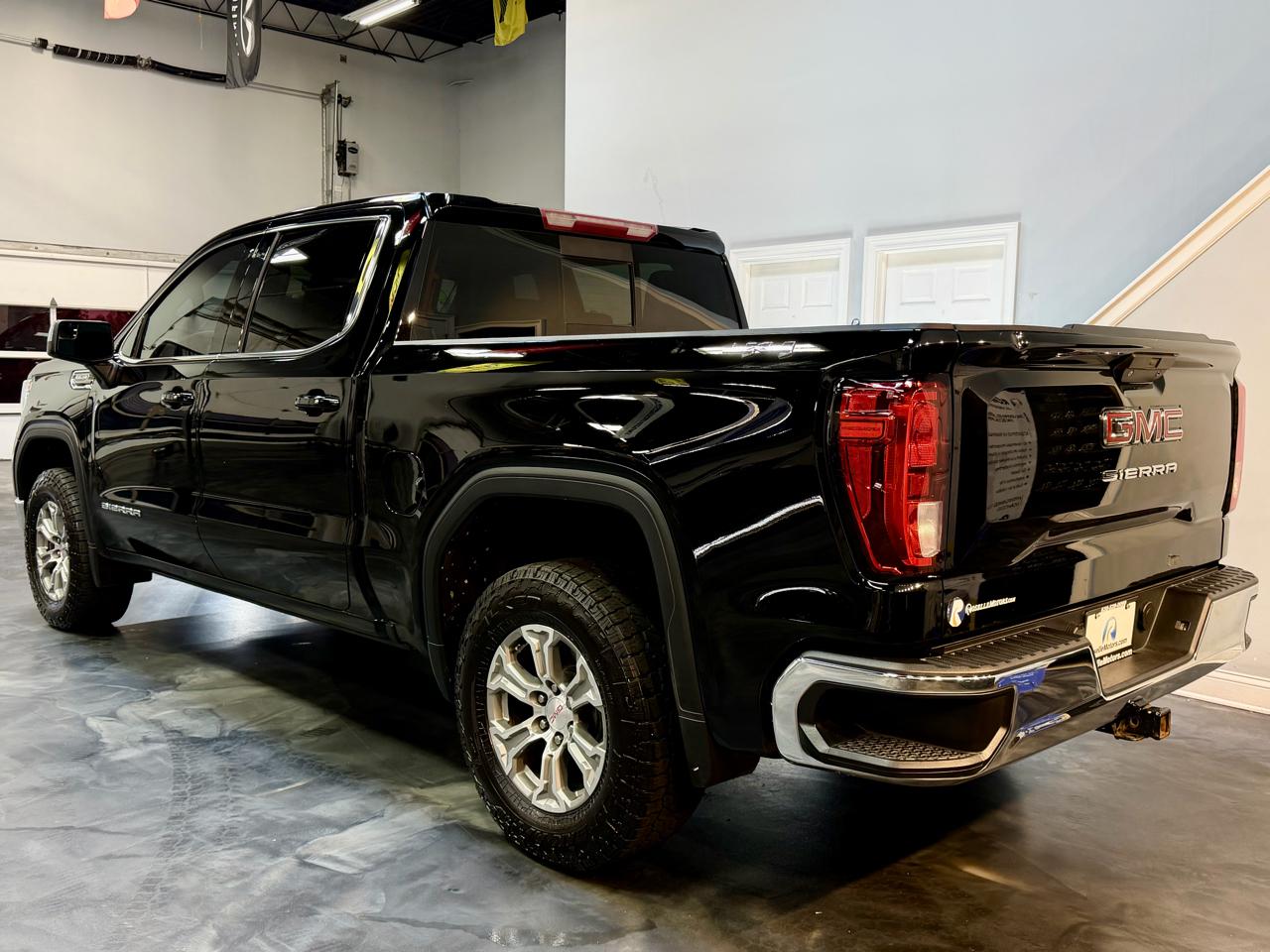 GMC Sierra 1500 4WD Crew Cab 147" SLE 2020