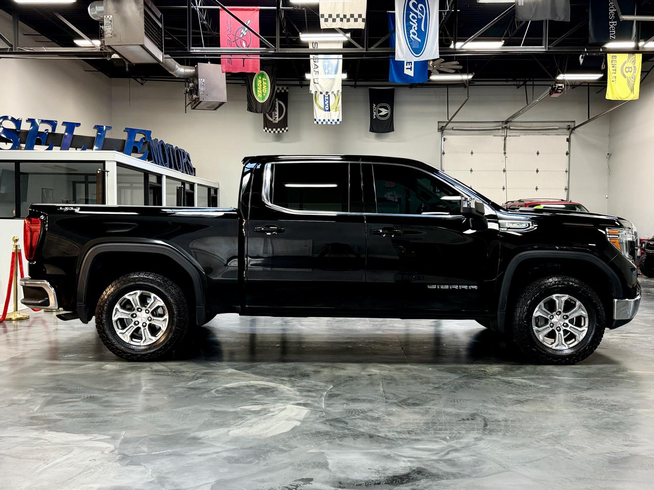 GMC Sierra 1500 4WD Crew Cab 147" SLE 2020
