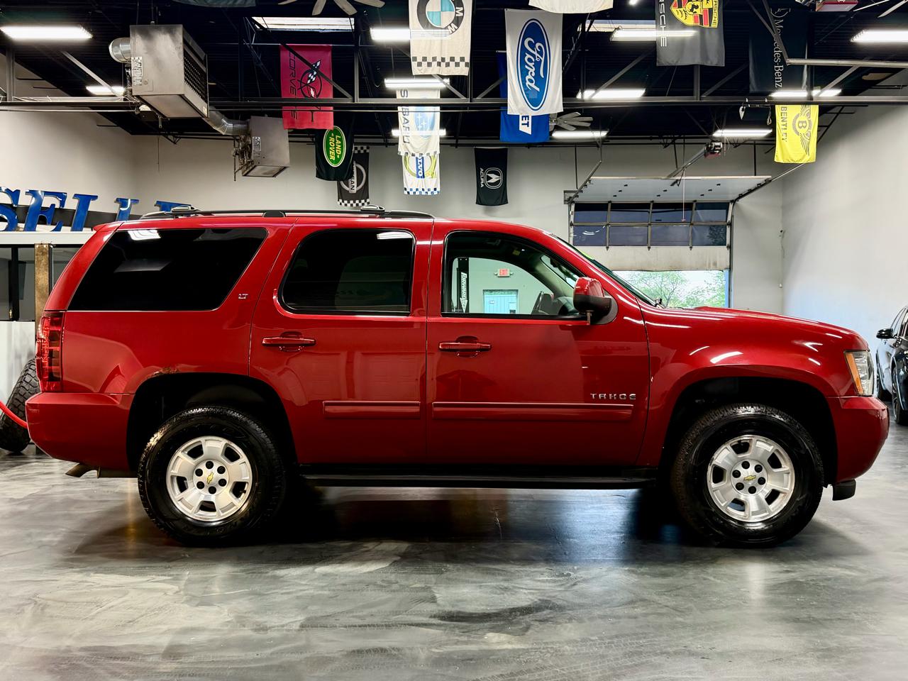Chevrolet Tahoe 4WD 4dr 1500 LT 2013