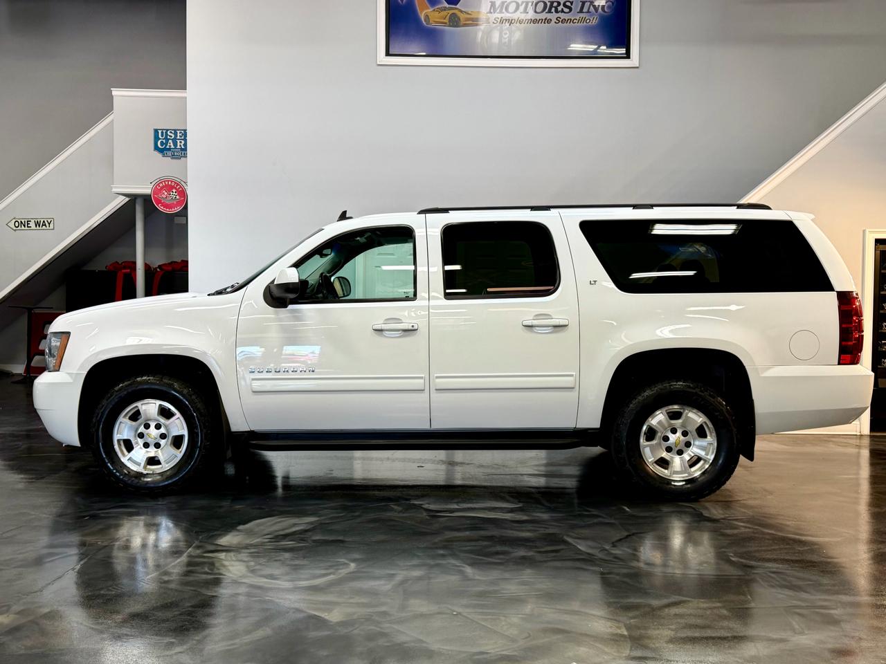 2012 Chevrolet Suburban 4WD 1500 LT's photo