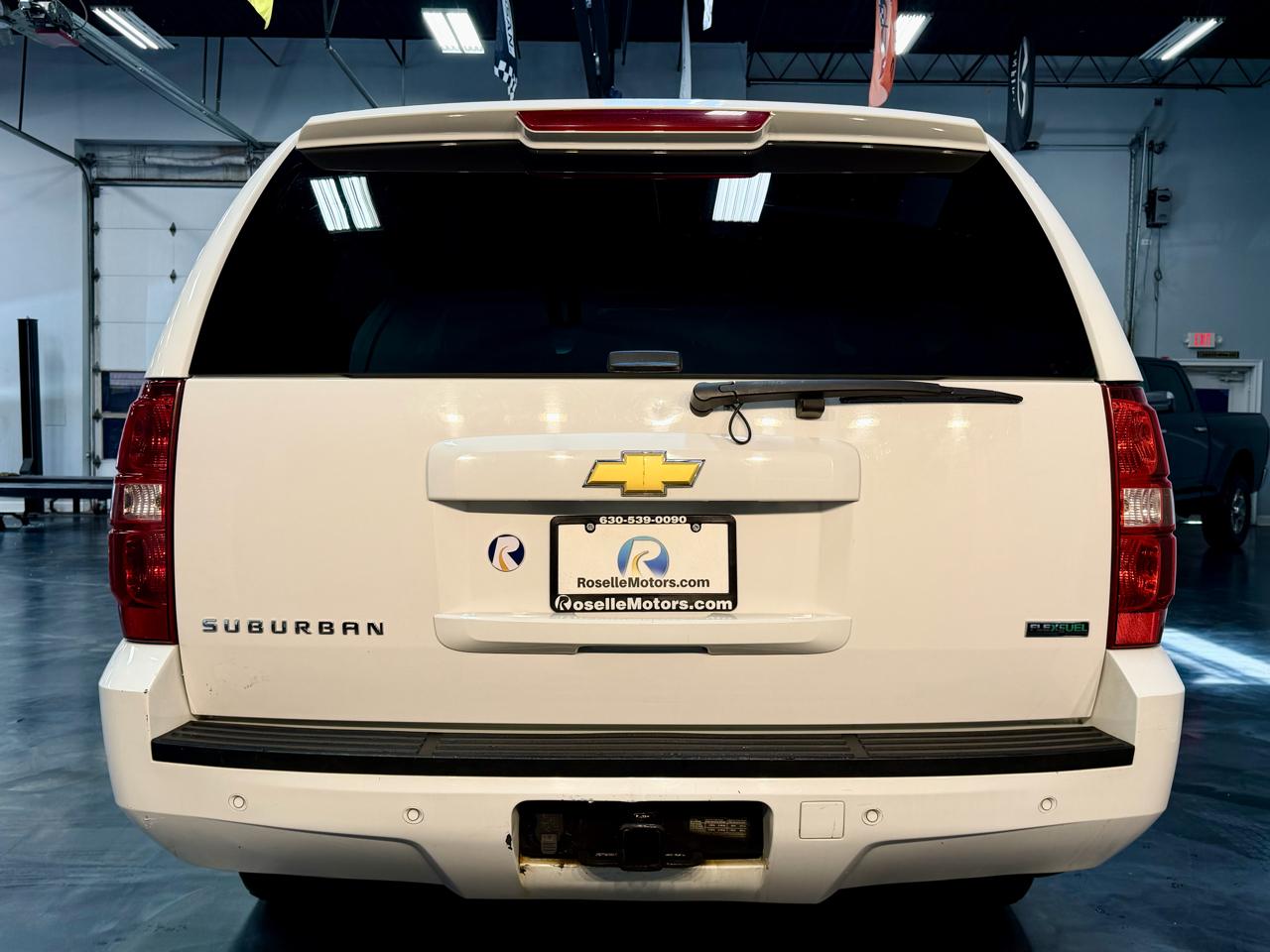 Chevrolet Suburban 4WD 4dr 1500 LT 2012