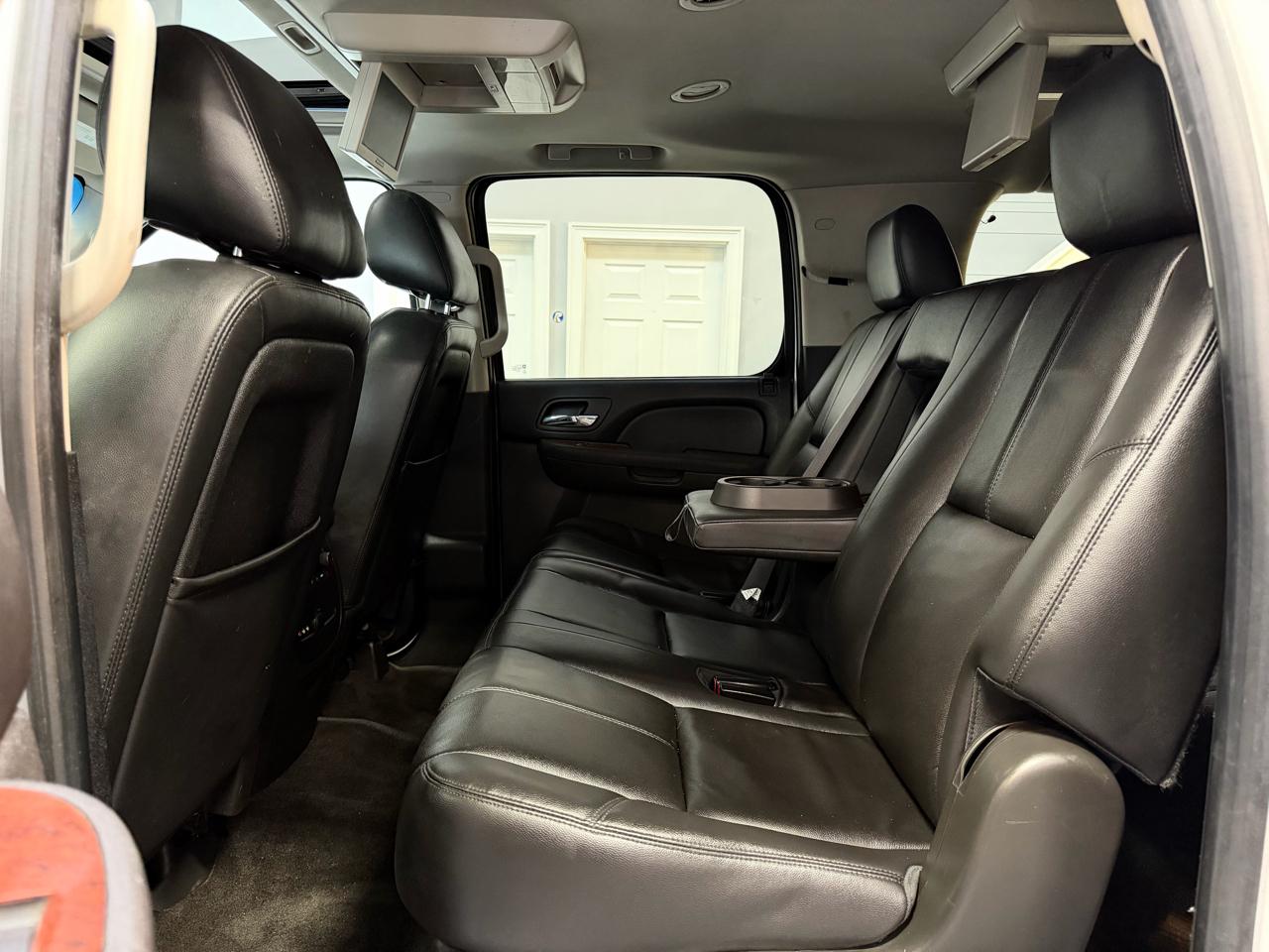 Chevrolet Suburban 4WD 4dr 1500 LT 2012