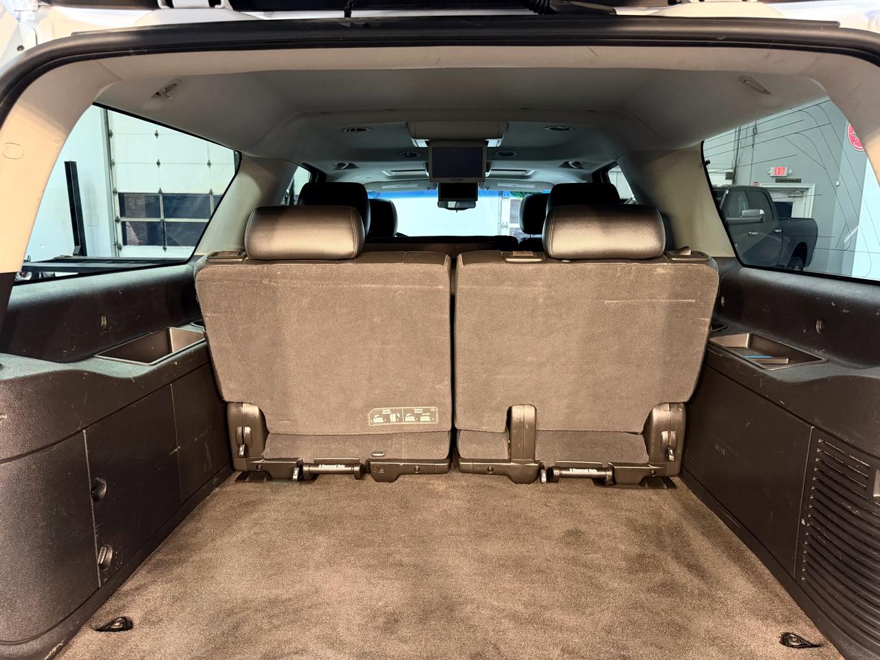 Chevrolet Suburban 4WD 4dr 1500 LT 2012