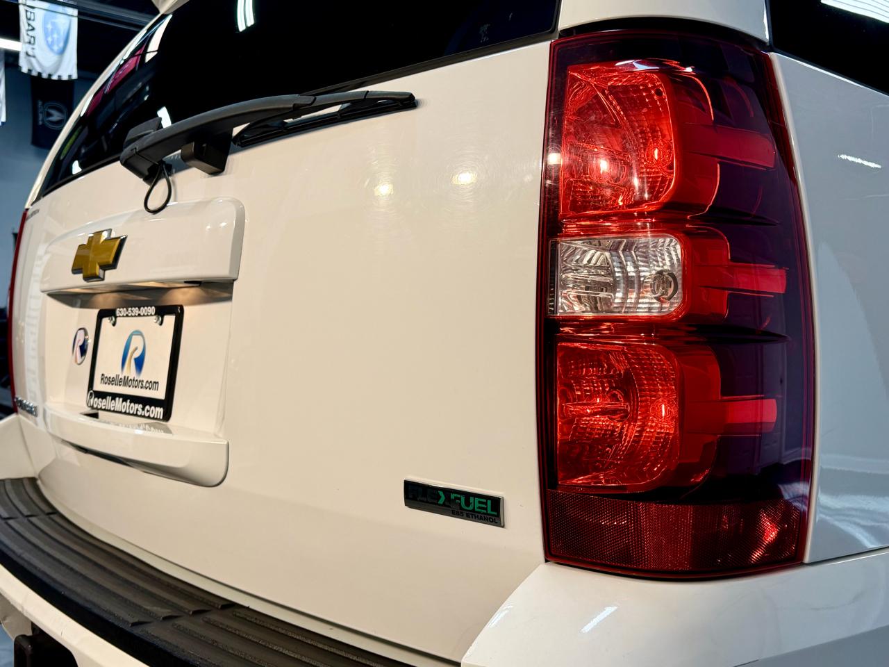Chevrolet Suburban 4WD 4dr 1500 LT 2012