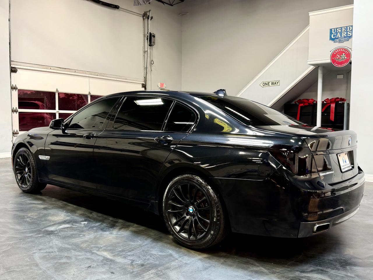 BMW 7 Series 4dr Sdn 750Li xDrive AWD 2012
