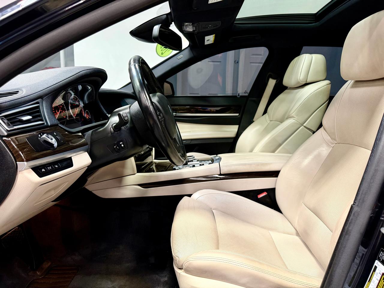 BMW 7 Series 4dr Sdn 750Li xDrive AWD 2012