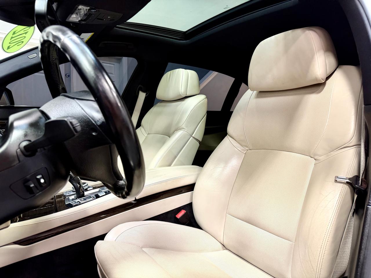 BMW 7 Series 4dr Sdn 750Li xDrive AWD 2012