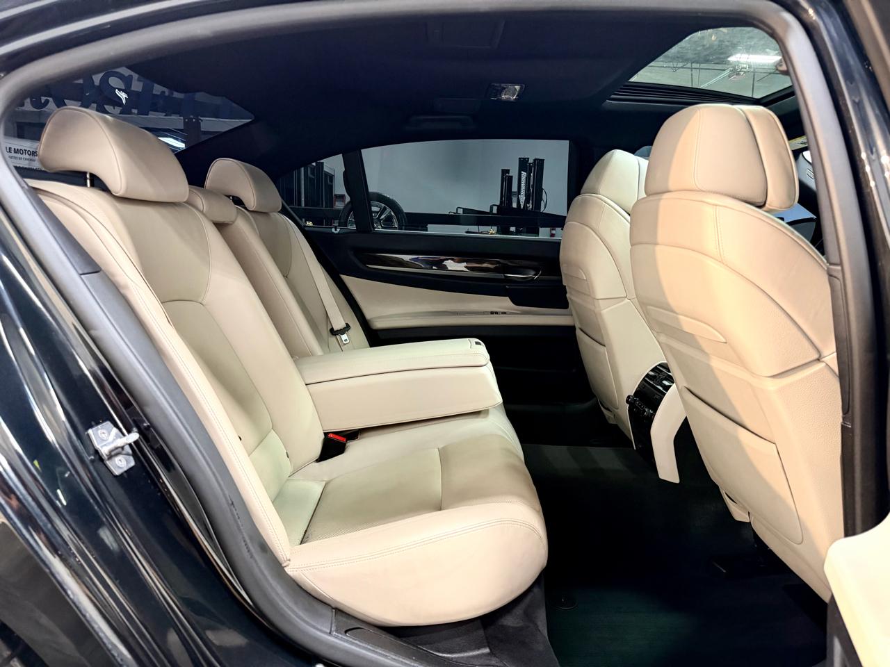 BMW 7 Series 4dr Sdn 750Li xDrive AWD 2012