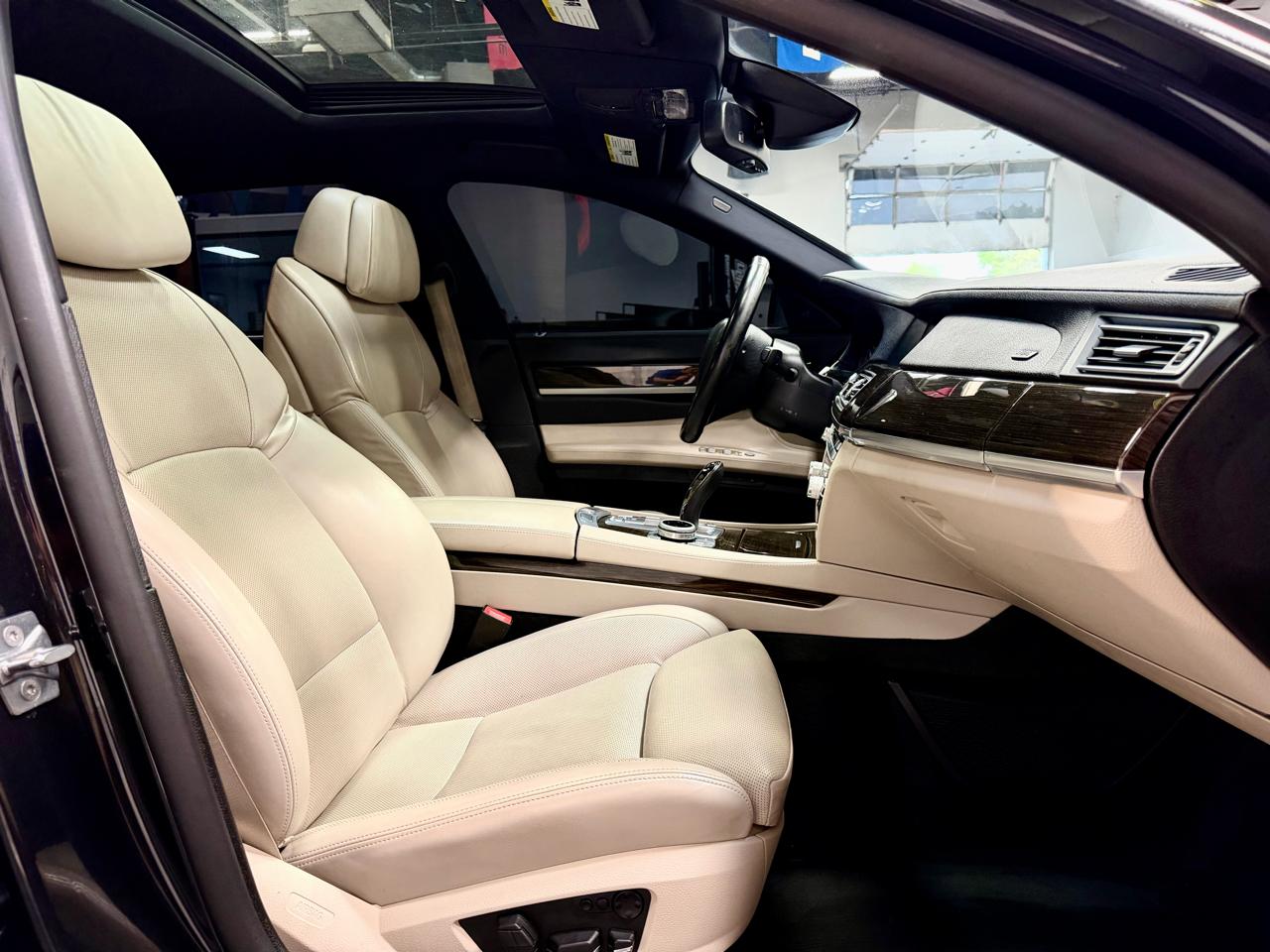 BMW 7 Series 4dr Sdn 750Li xDrive AWD 2012