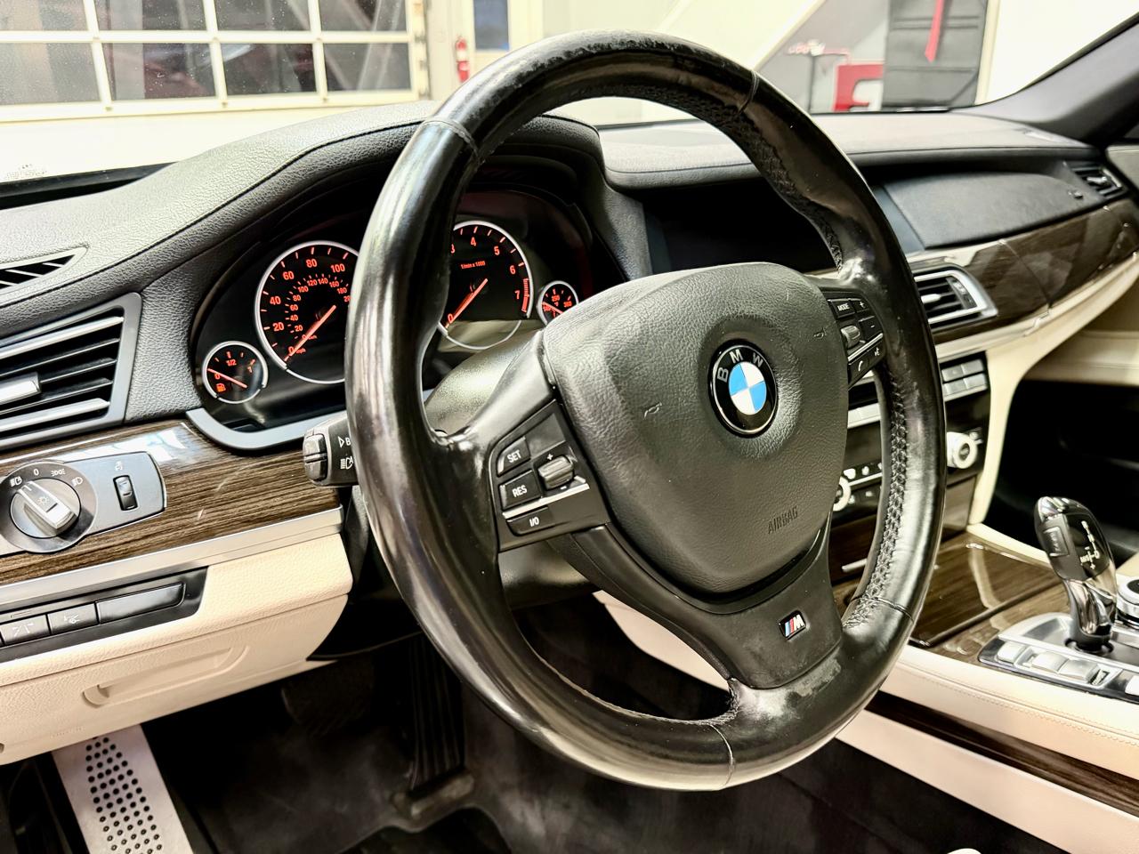 BMW 7 Series 4dr Sdn 750Li xDrive AWD 2012