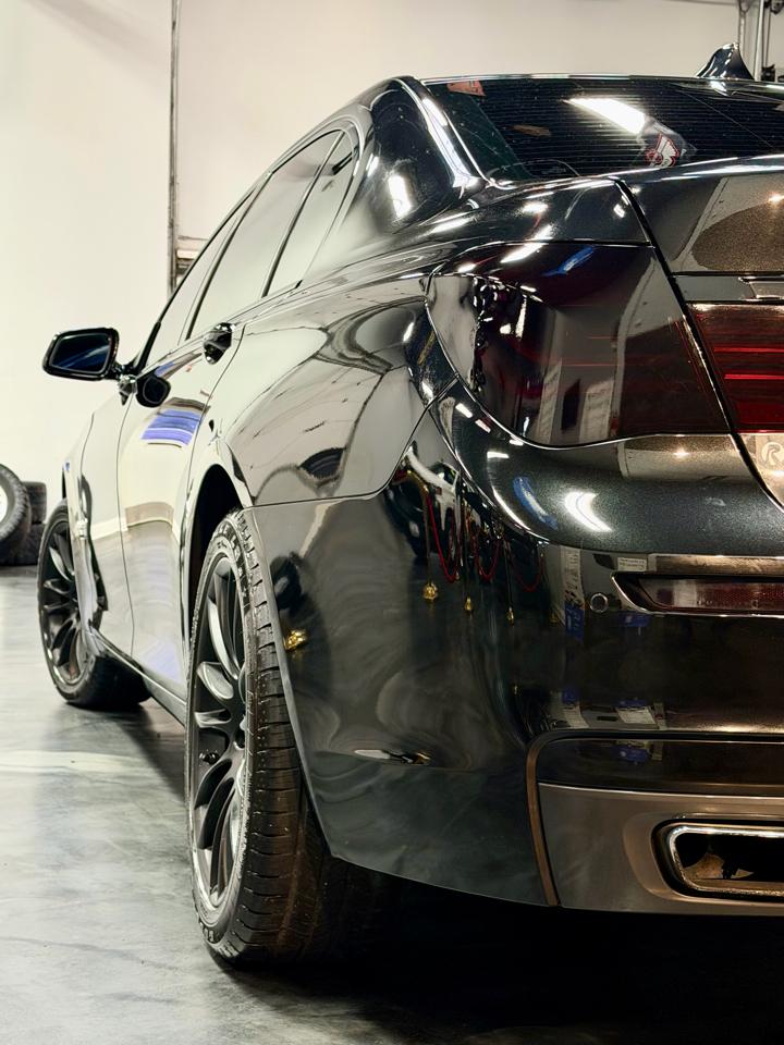 BMW 7 Series 4dr Sdn 750Li xDrive AWD 2012