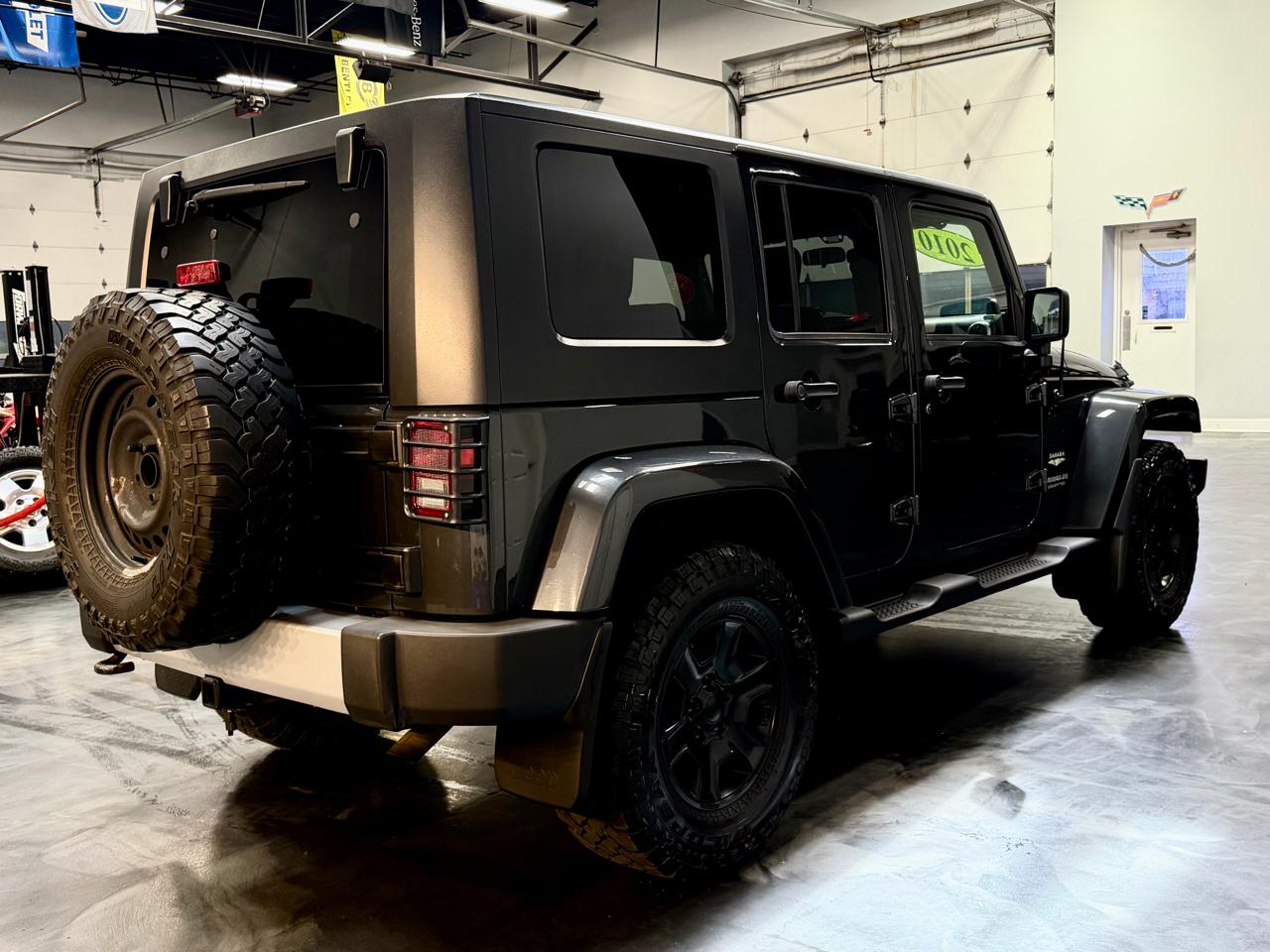 Jeep Wrangler Unlimited 4WD 4dr Sahara 2010