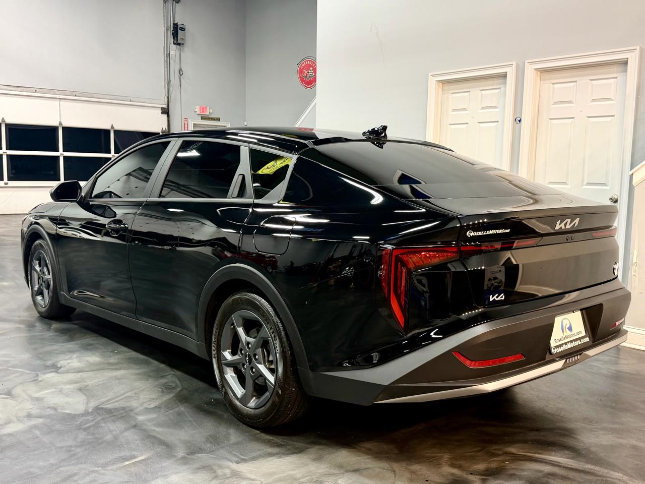 Kia K4 LXS FWD 2025