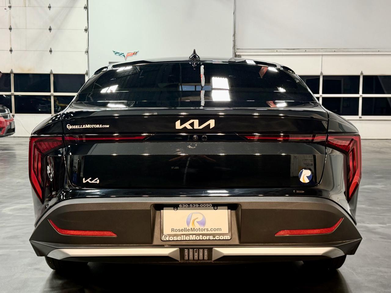 Kia K4 LXS FWD 2025
