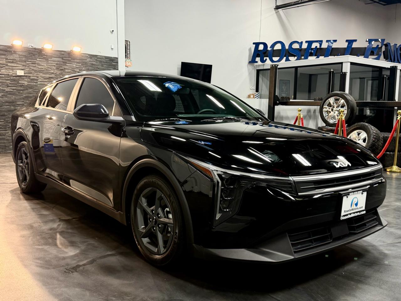 Kia K4 LXS FWD 2025