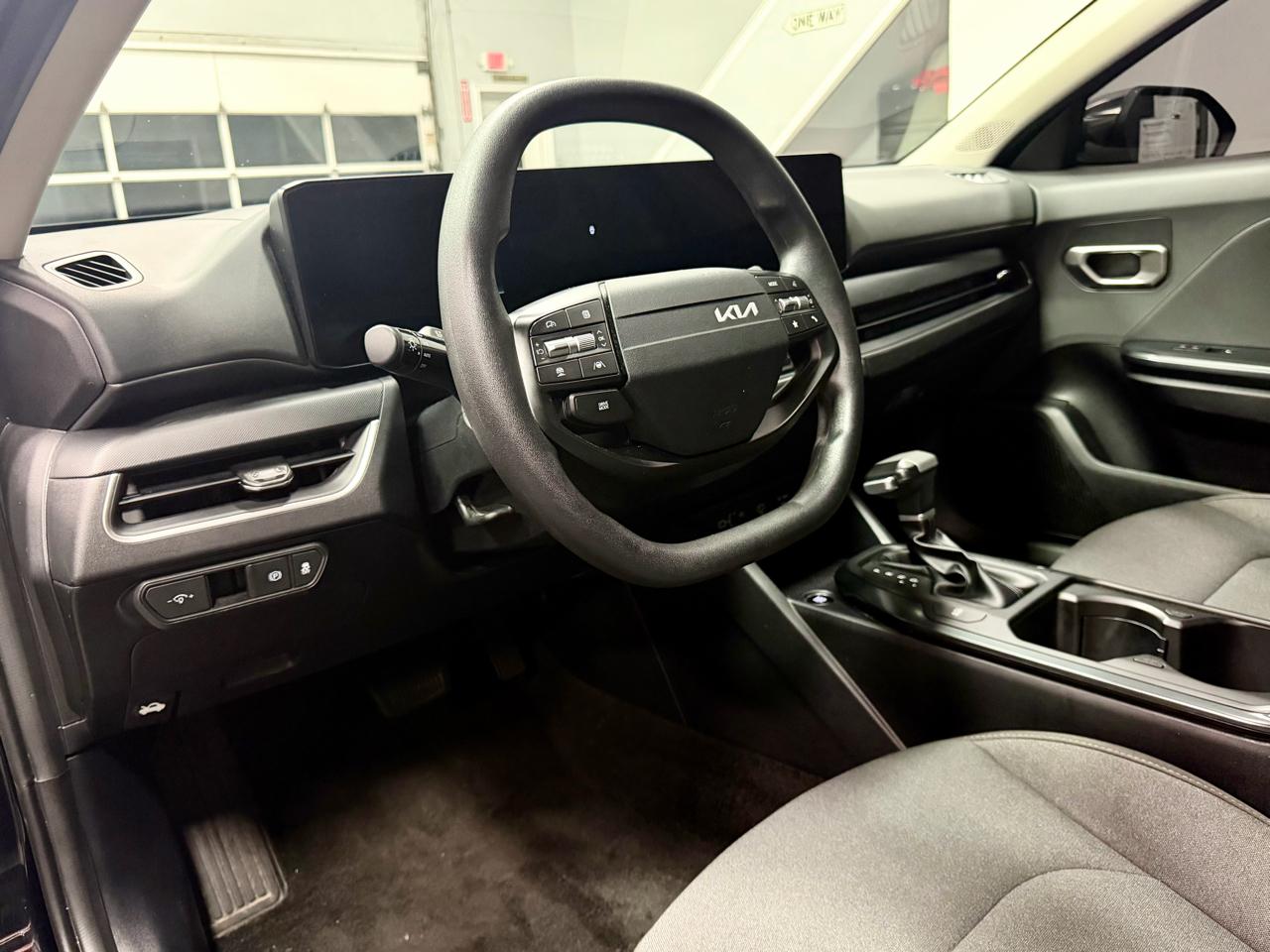 Kia K4 LXS FWD 2025