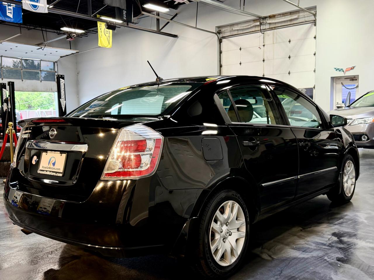 Nissan Sentra 4dr Sdn I4 CVT 2.0 S 2012
