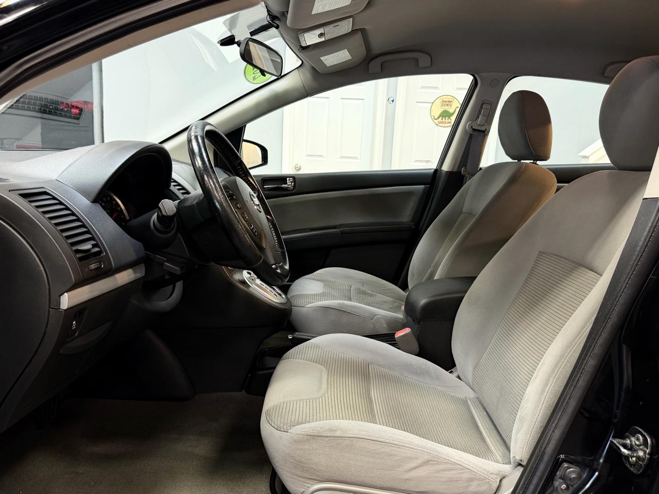 Nissan Sentra 4dr Sdn I4 CVT 2.0 S 2012