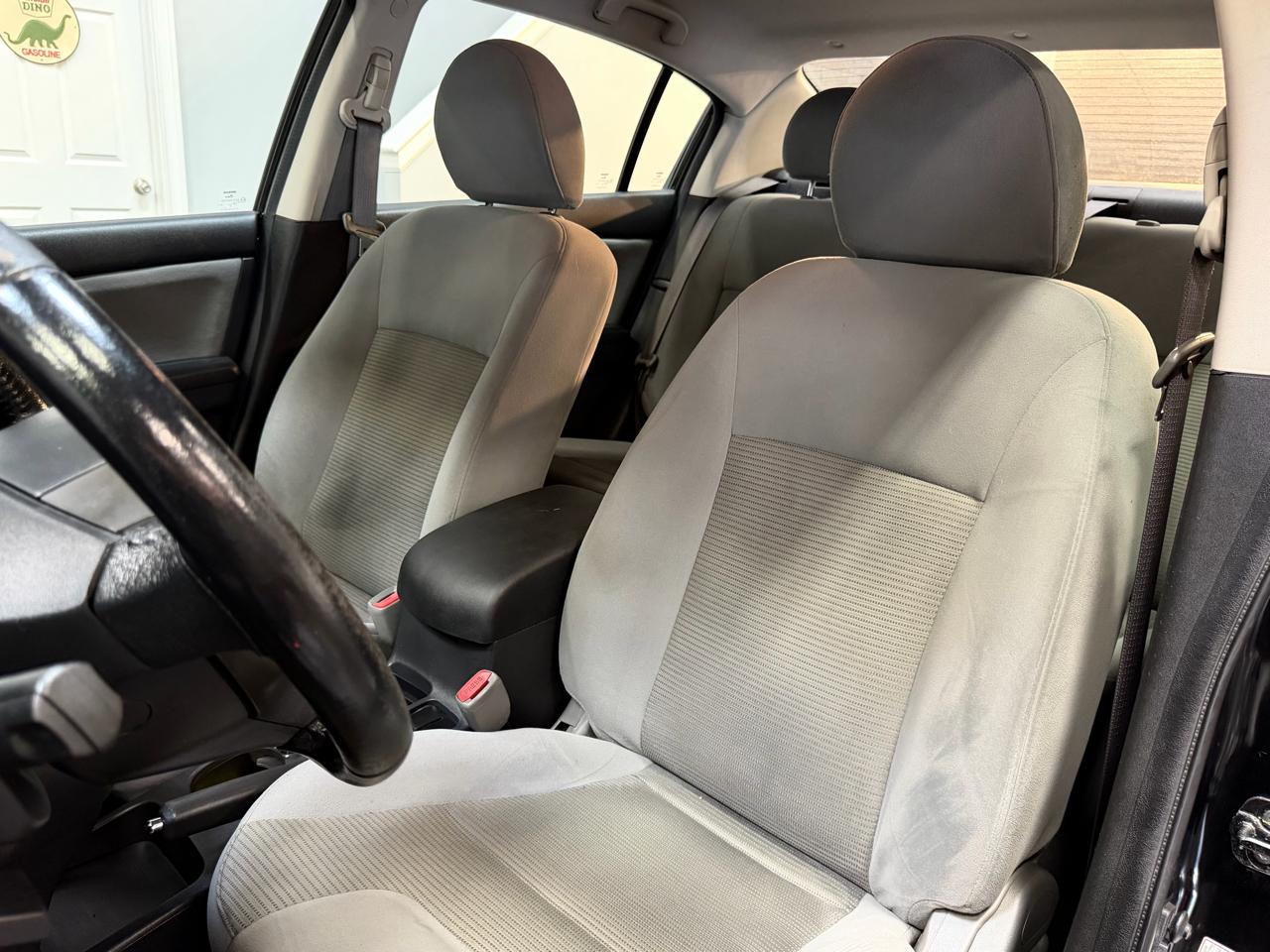 Nissan Sentra 4dr Sdn I4 CVT 2.0 S 2012