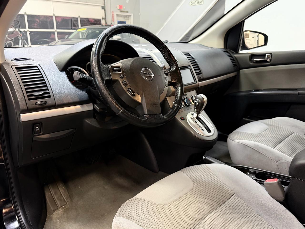 Nissan Sentra 4dr Sdn I4 CVT 2.0 S 2012
