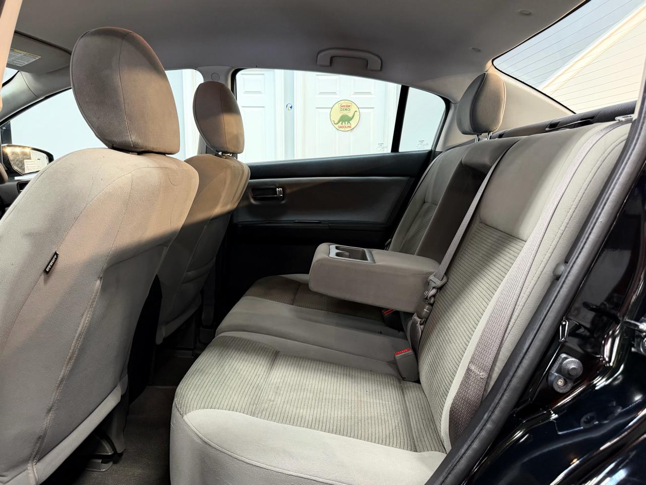 Nissan Sentra 4dr Sdn I4 CVT 2.0 S 2012