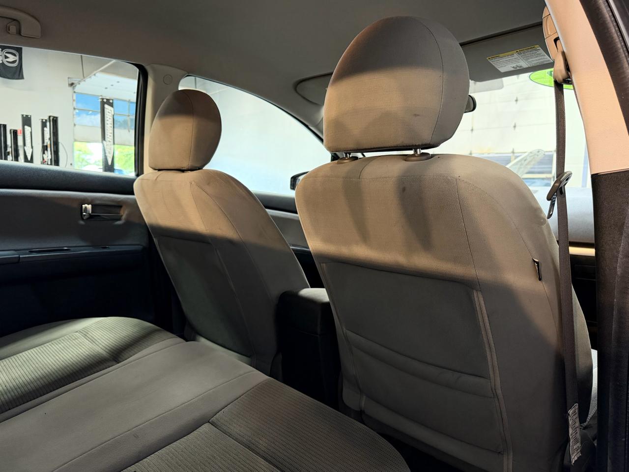 Nissan Sentra 4dr Sdn I4 CVT 2.0 S 2012