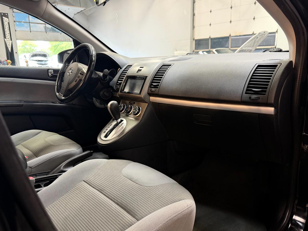 Nissan Sentra 4dr Sdn I4 CVT 2.0 S 2012