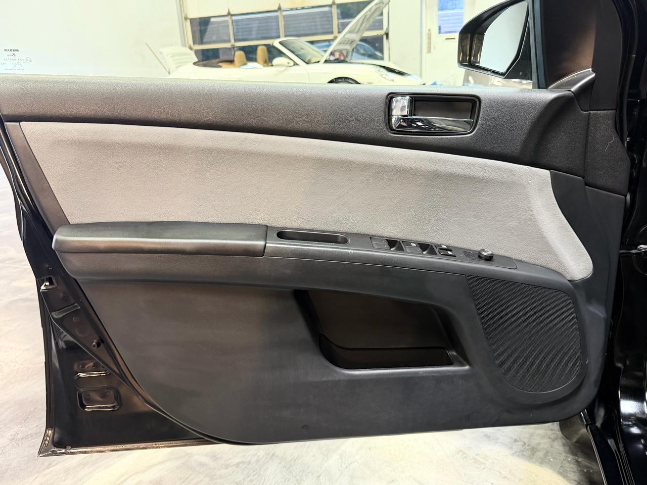 Nissan Sentra 4dr Sdn I4 CVT 2.0 S 2012