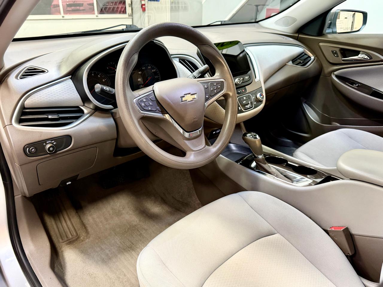 Chevrolet Malibu 4dr Sdn LS w/1FL 2020