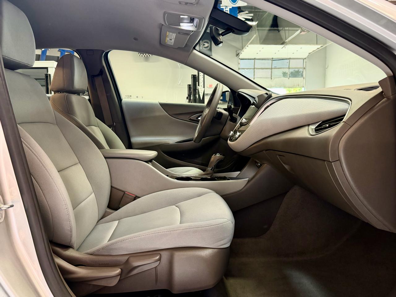 Chevrolet Malibu 4dr Sdn LS w/1FL 2020