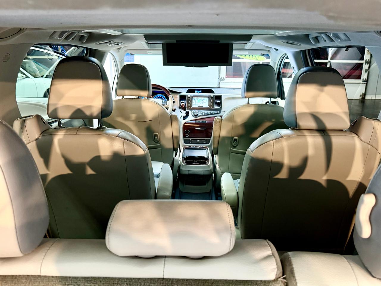 Toyota Sienna 5dr 7-Pass Van V6 XLE AWD (Natl) 2013