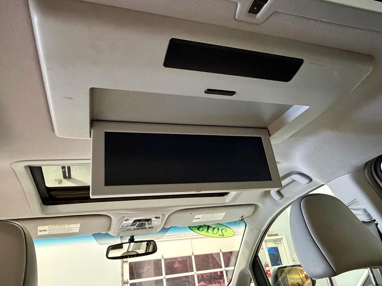 Toyota Sienna 5dr 7-Pass Van V6 XLE AWD (Natl) 2013