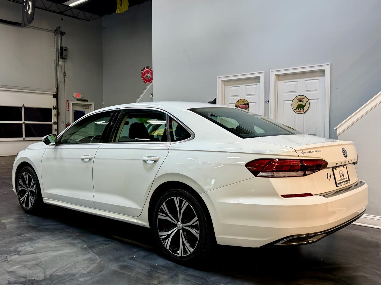 Volkswagen Passat 2.0T SE Auto 2021