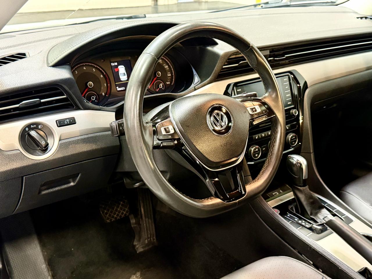Volkswagen Passat 2.0T SE Auto 2021