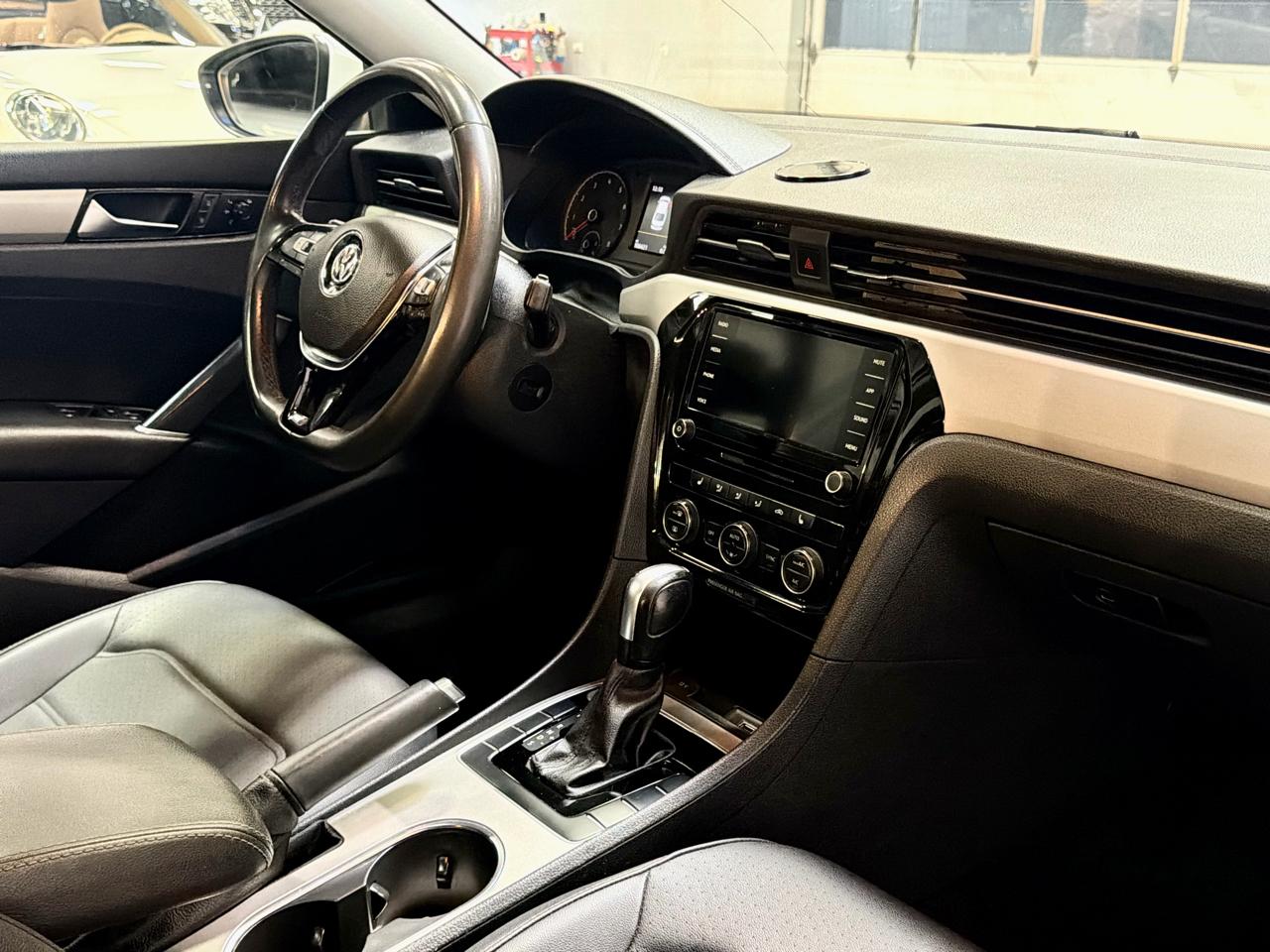 Volkswagen Passat 2.0T SE Auto 2021