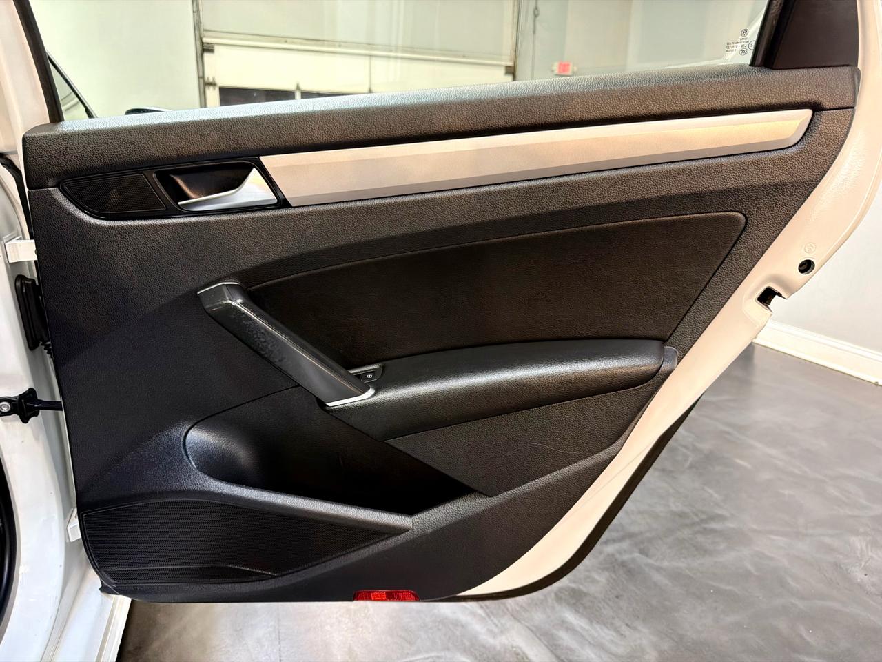 Volkswagen Passat 2.0T SE Auto 2021