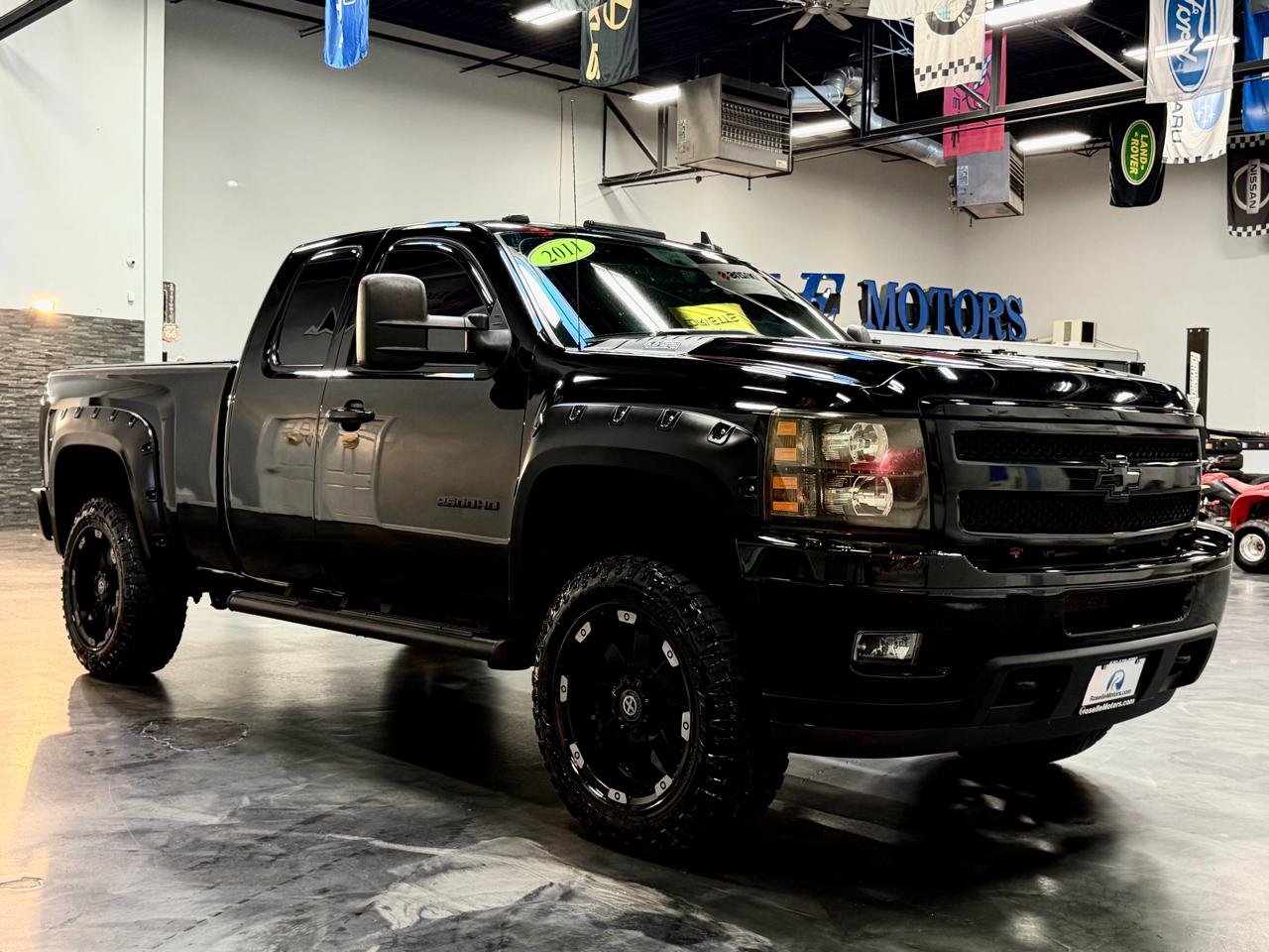 Chevrolet Silverado 2500HD 4WD Ext Cab 144.2" LTZ 2011