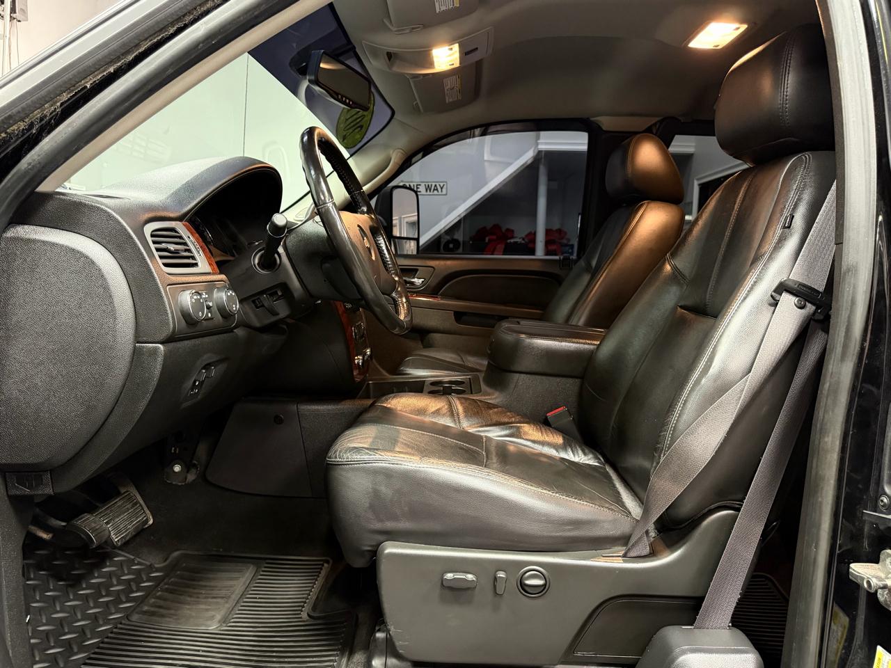 Chevrolet Silverado 2500HD 4WD Ext Cab 144.2" LTZ 2011