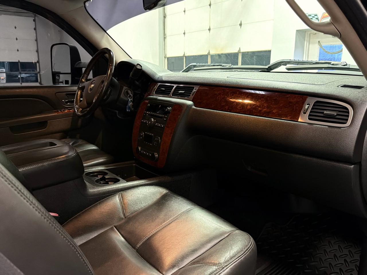 Chevrolet Silverado 2500HD 4WD Ext Cab 144.2" LTZ 2011