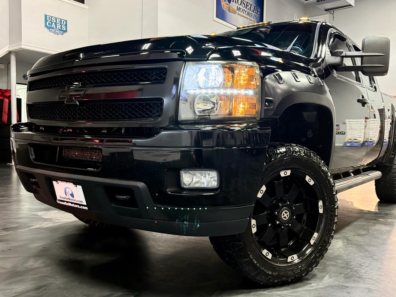 Chevrolet Silverado 2500HD 4WD Ext Cab 144.2" LTZ 2011