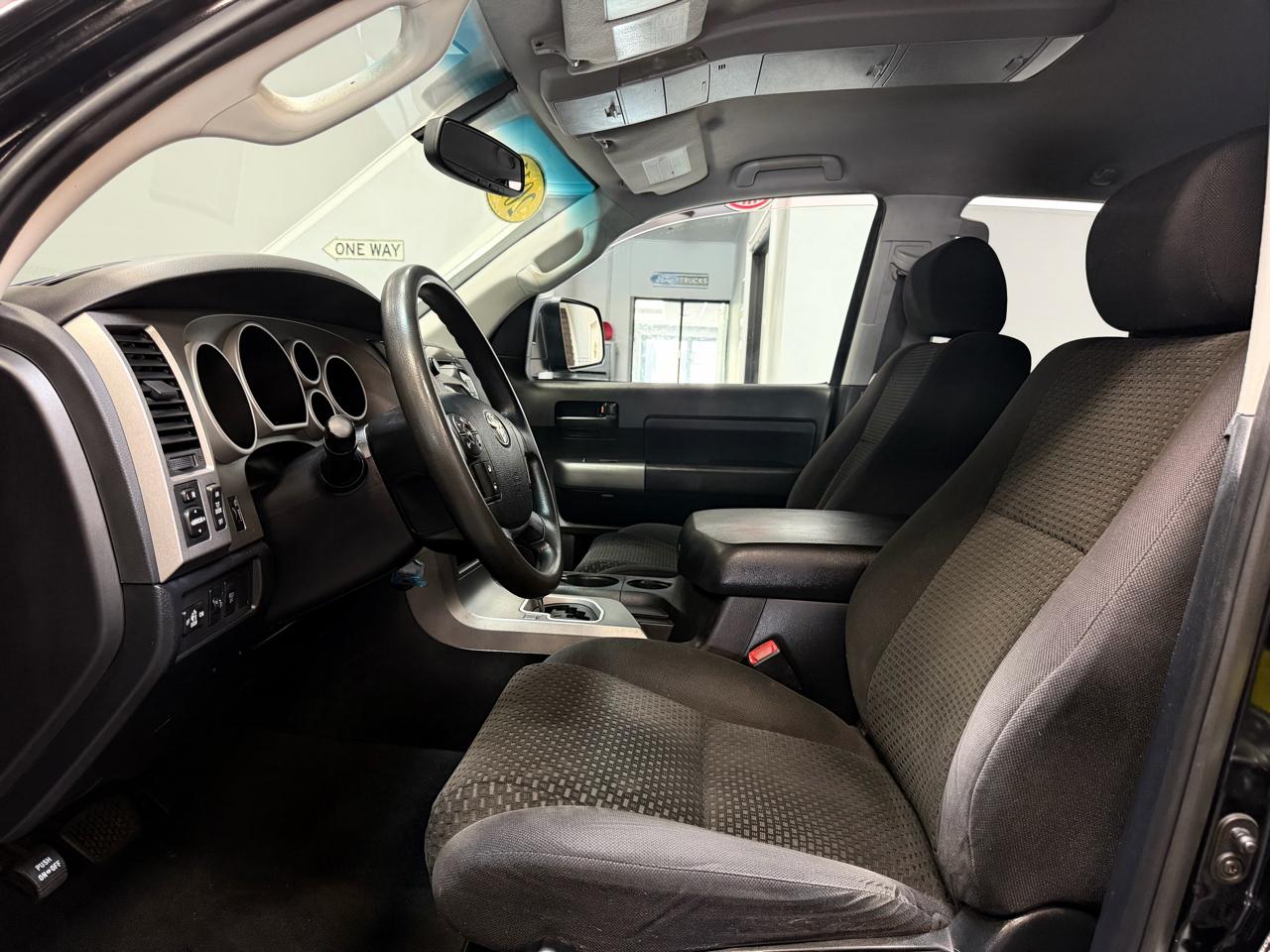 2011 Toyota Tundra 5.7 Auto 4WD FFV Tundra Grade Double Cab's photo