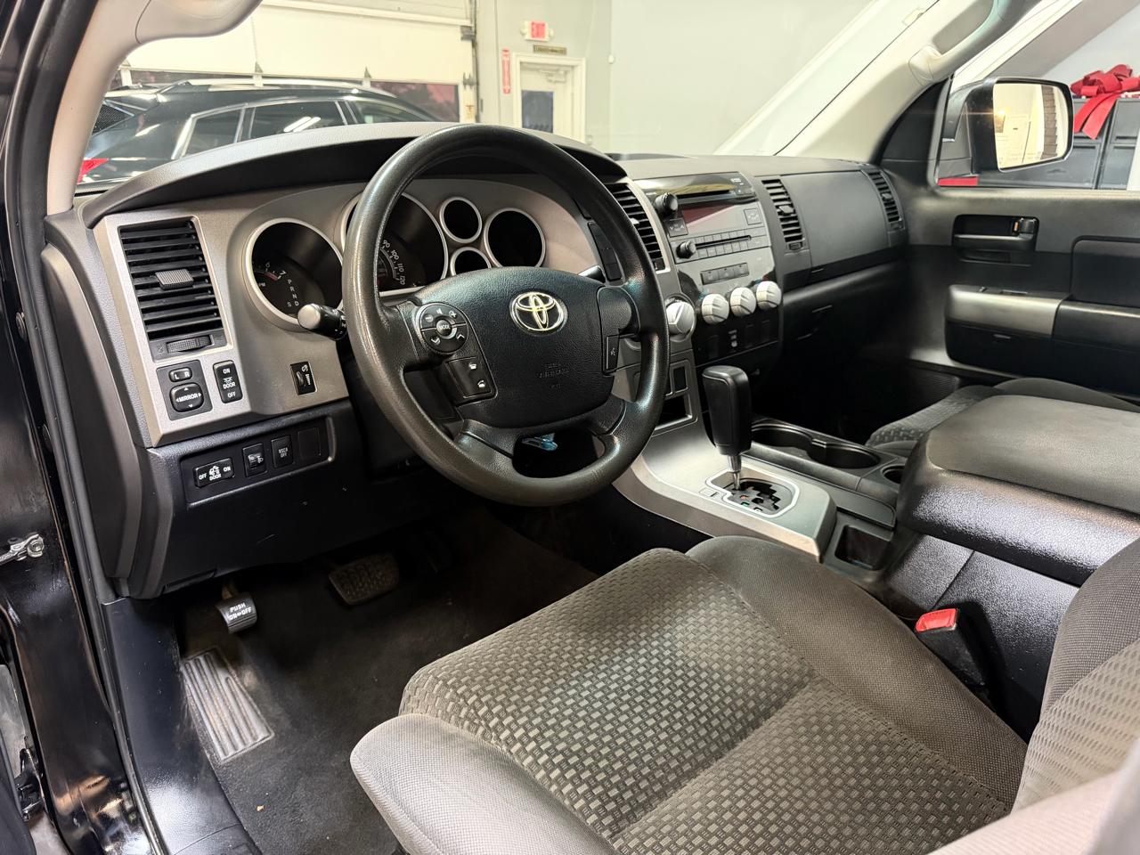 Toyota Tundra 4WD  2011