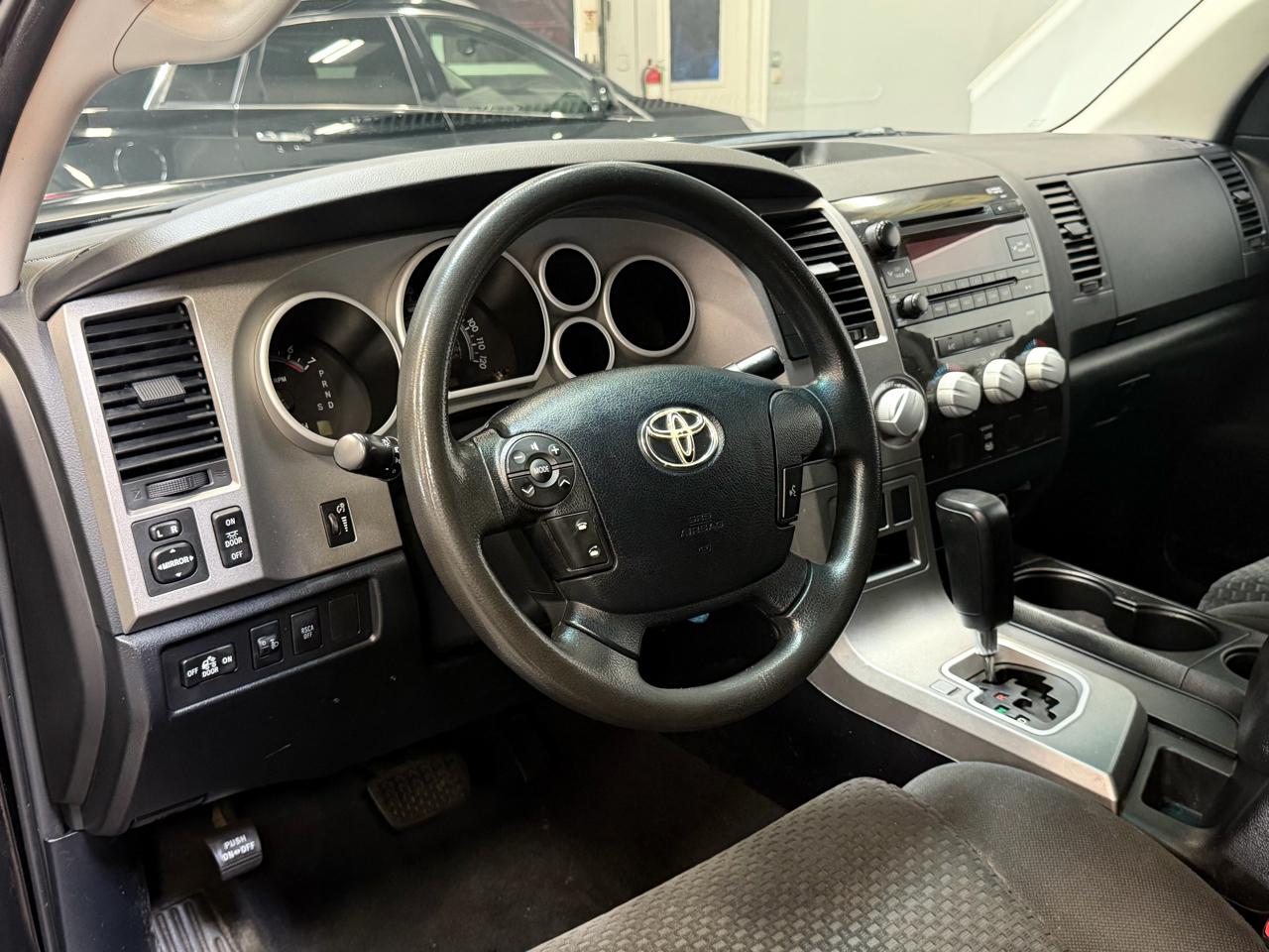 Toyota Tundra 4WD  2011