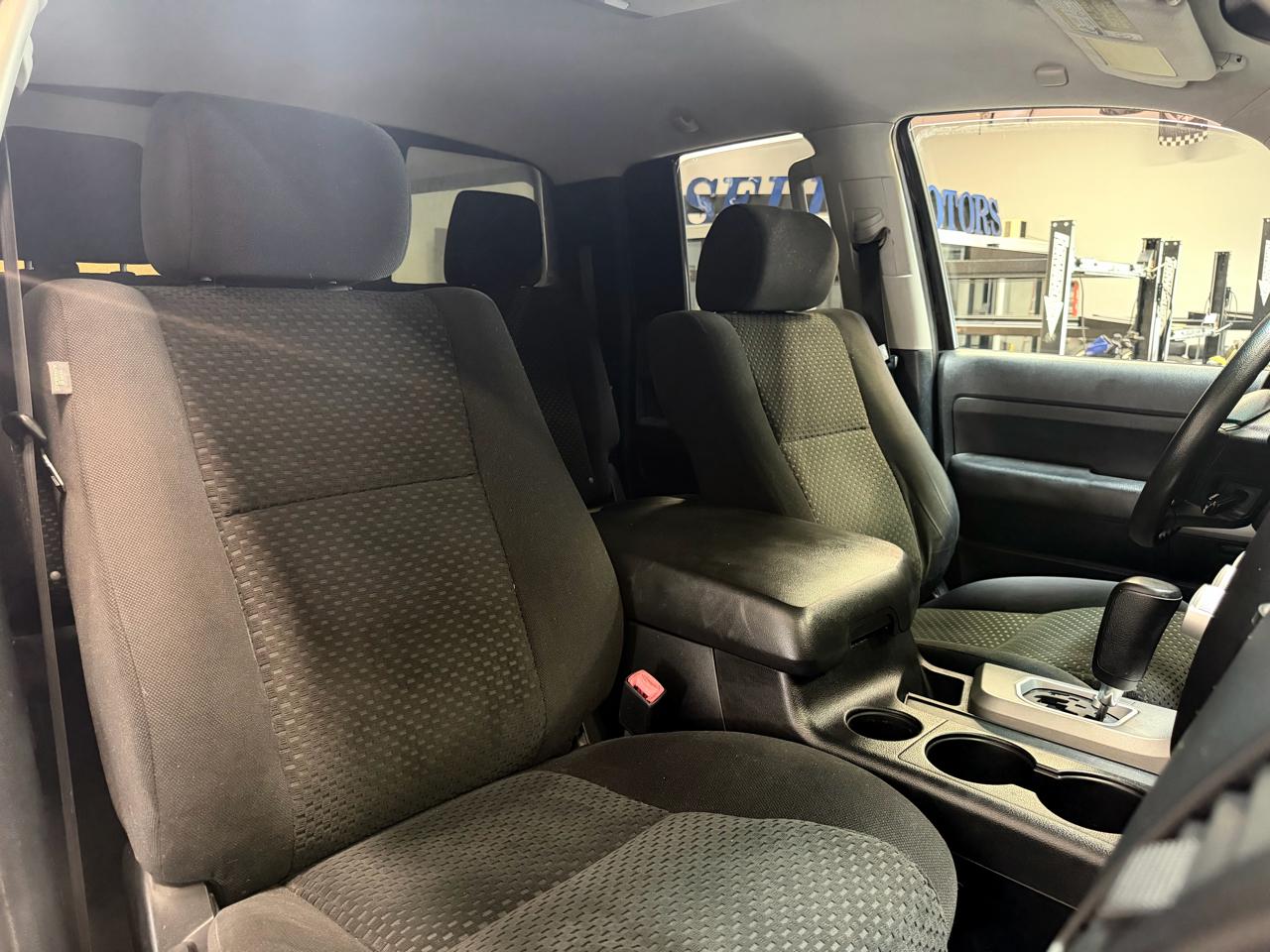 Toyota Tundra 4WD  2011