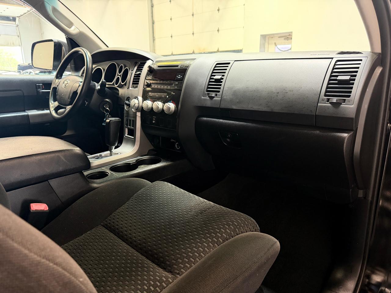 Toyota Tundra 4WD  2011