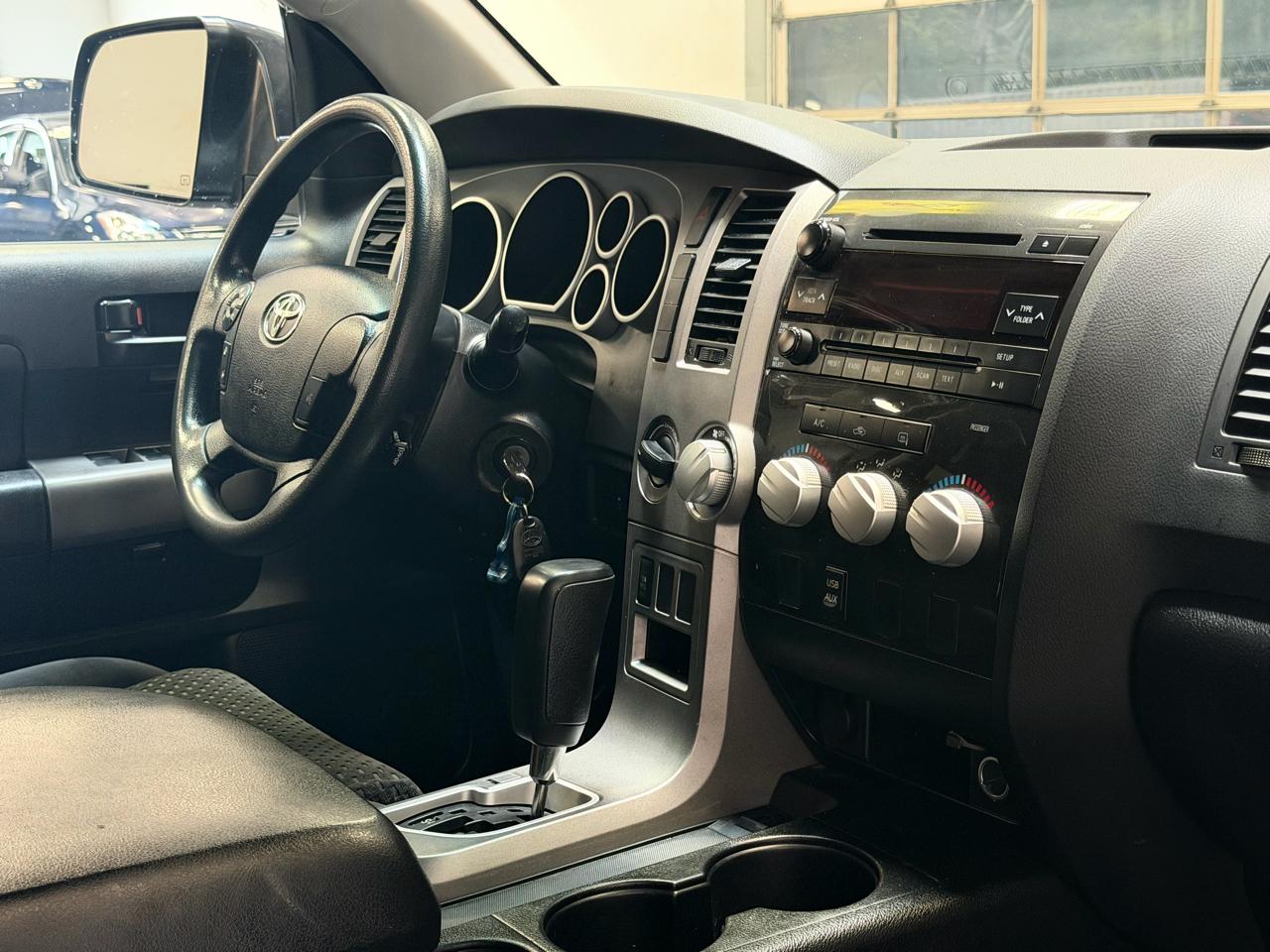 Toyota Tundra 4WD  2011