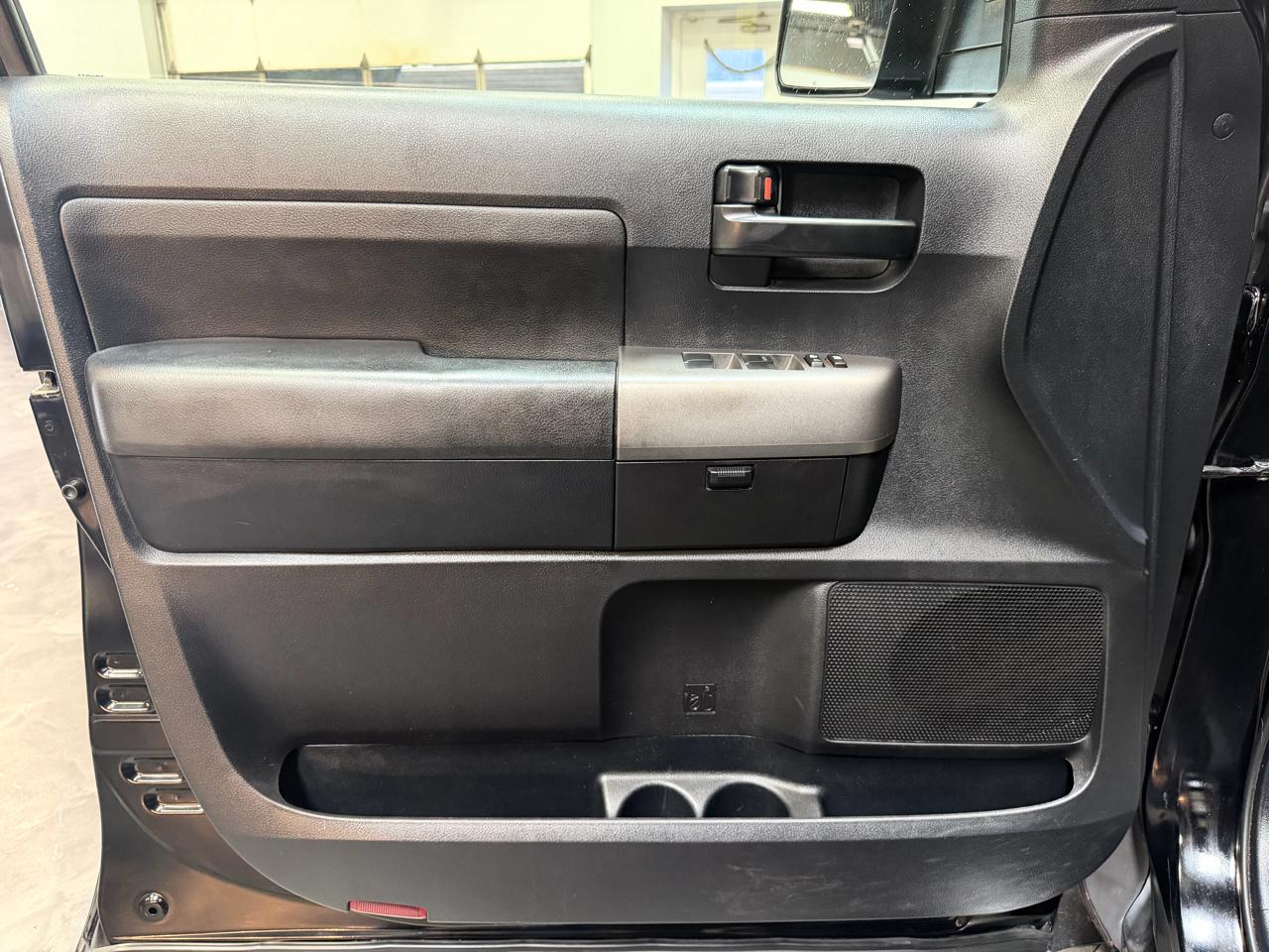 Toyota Tundra 4WD  2011