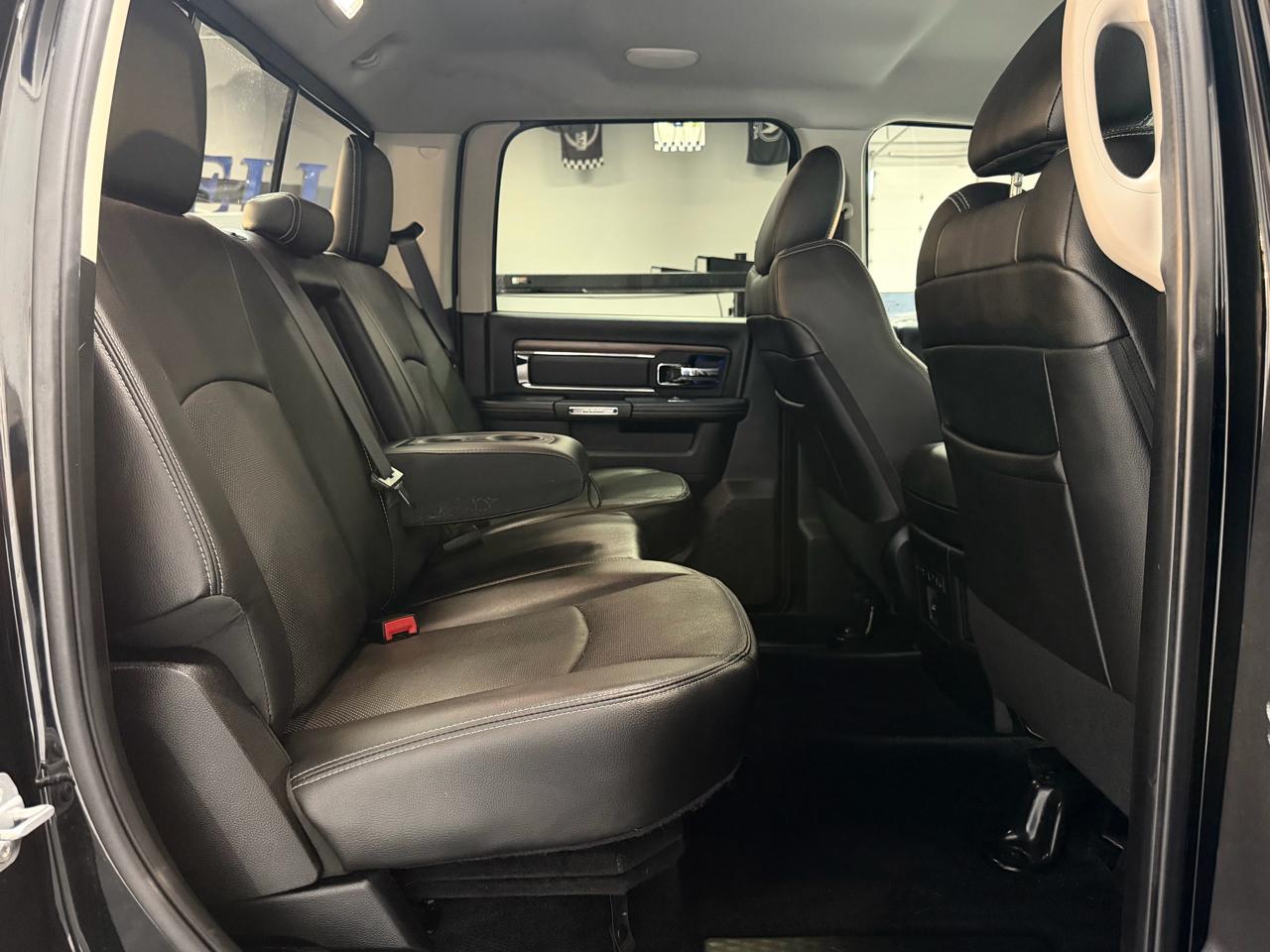 RAM 2500 4WD Crew Cab 149" Laramie 2015